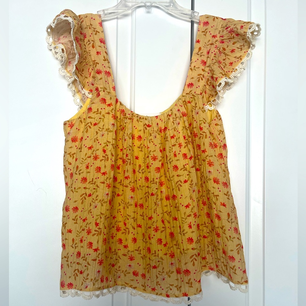 Carly Jean Los Angeles size small top